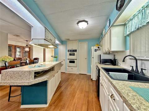 15657 Brookridge Boulevard, Brooksville FL - photo 7 of 43