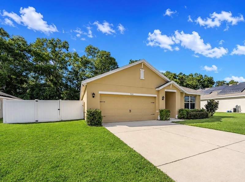 3 bedroom Single Family Residence at 9902 SE 37th Terrace, Cobblestone North, Belleview — photo 3