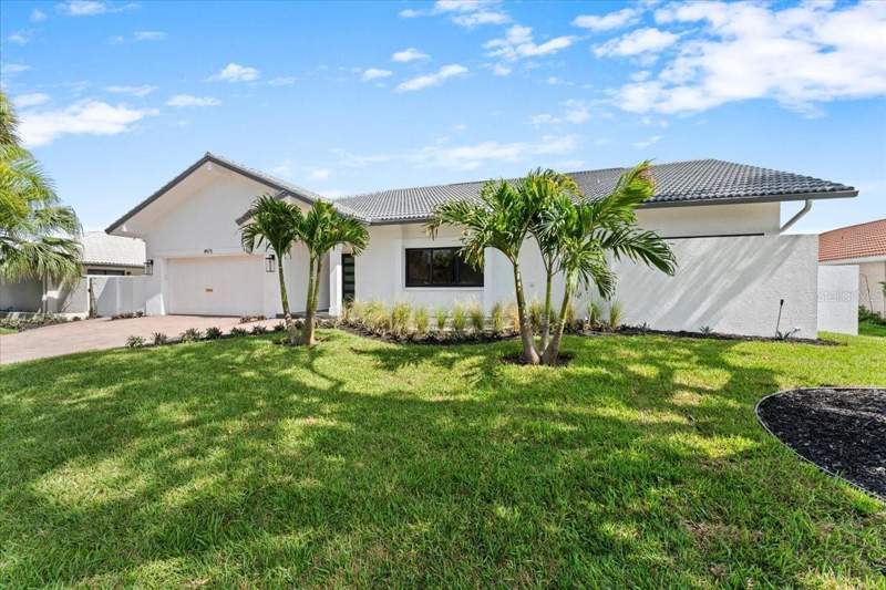 4 bedroom Single Family Residence at 4973 60th Avenue, Bayway Isles, St Petersburg — photo 2