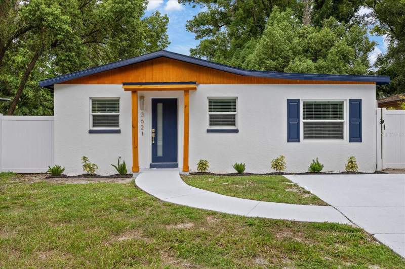 4 bedroom Single Family Residence at 3621 E Comanche Avenue, Bellmont Heights, Tampa — photo 2