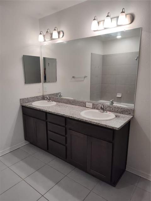 1103 Hillhurst Drive, Wesley Chapel FL - photo 18 of 26