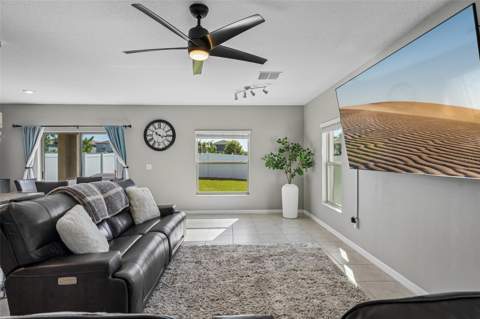 4714 Ron Eddie Place, Tampa FL - photo 6 of 58
