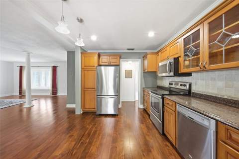 1216 S Pine Lake Drive, Tampa FL - photo 16 of 47