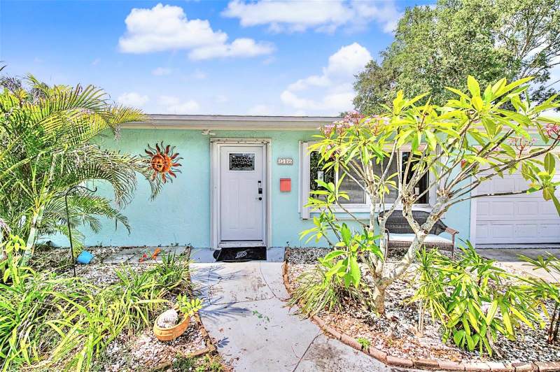 3 bedroom Single Family Residence at 9472 TREASURE LANE, SUN PLAZA ISLES, ST PETERSBURG — photo 2