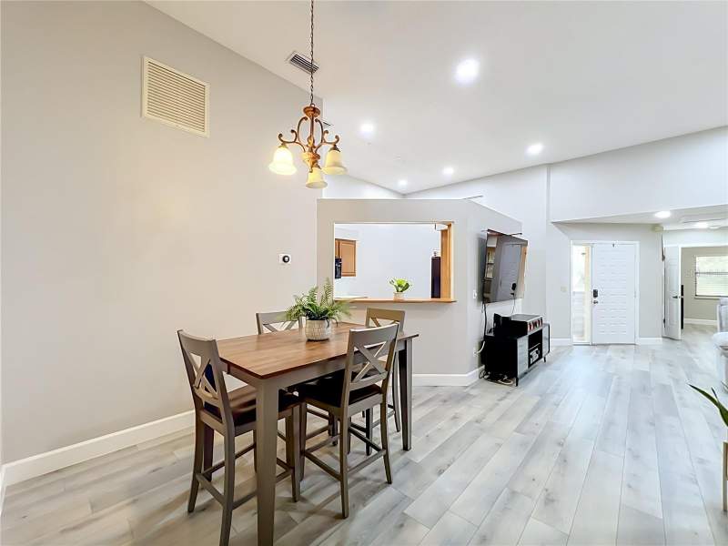 2 bedroom Condominium at 1275 Saint Tropez Circle #1275, Lake Pineloch Village Condo 03, Orlando — photo 4