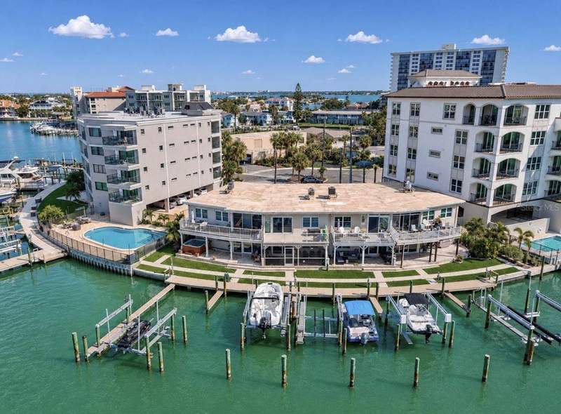 2 bedroom Condominium at 205 DOLPHIN POINT #4, DOLPHIN POINT CONDO, CLEARWATER BEACH — photo 2