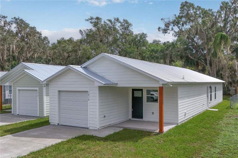 3 bedroom Single Family Residence at 1012 E Hazzard, Eustis Hogans Sub, Eustis — photo 3