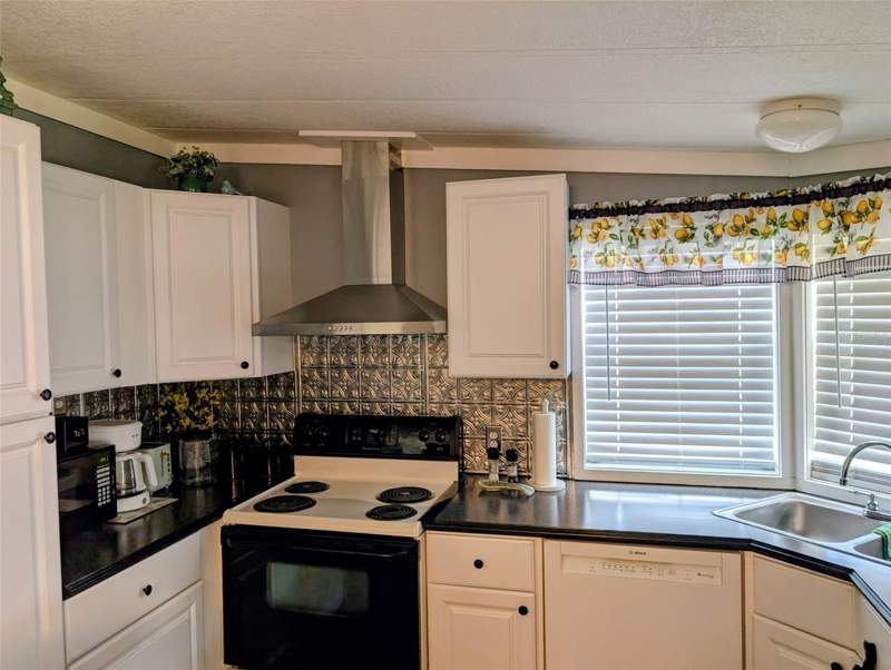 2 bedroom Manufactured Home at 9300 SE 140th Place, Little Lake Weir Sub, Summerfield — photo 4