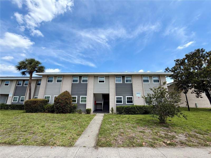 Las Palmas At Sand Lake Condo