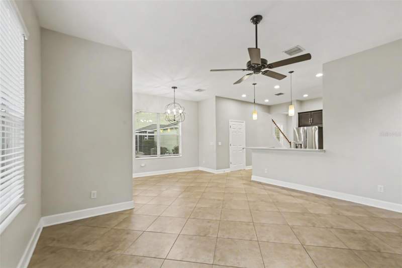 3 bedroom Single Family Residence at 11188 Grand Winthrop Avenue, Winthrop Village Ph Two-C, Riverview — photo 4