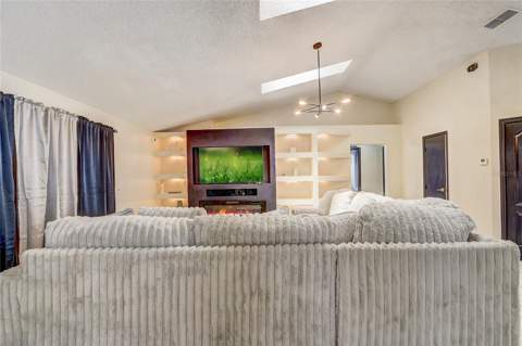 2191 Alclobe Circle, Ocoee FL - photo 10 of 45