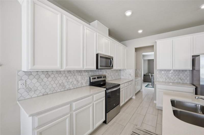 5 bedroom Single Family Residence at 2252 Crossbow Street, Villages/Minneola Hills Ph 1A, Clermont — photo 4