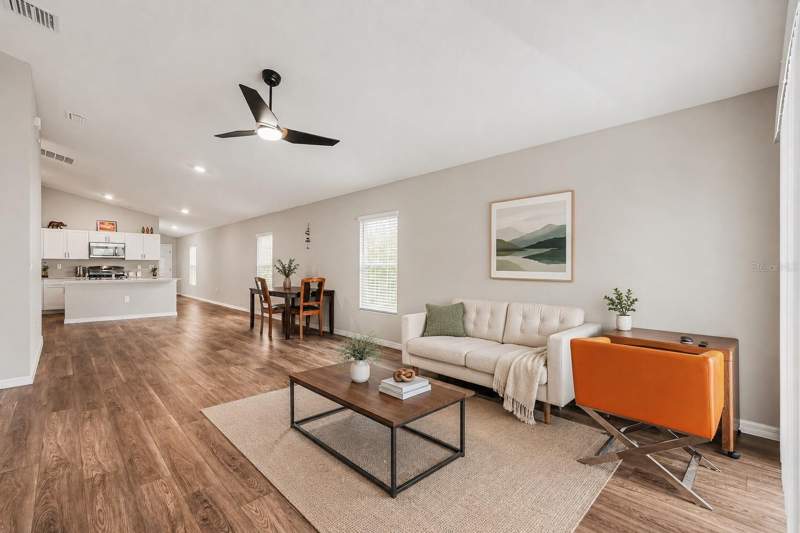 3 bedroom Single Family Residence at 14919 Sterling Spur Avenue, Hinton Hawkstone Ph 2A & 2B2, Lithia — photo 4