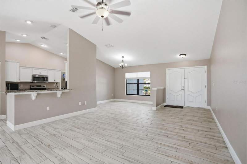 3 bedroom Single Family Residence at 4128 Everett Avenue, Spring Hill, Spring Hill — photo 3
