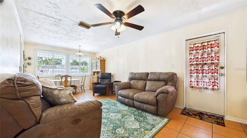 2 bedroom Single Family Residence at 2809 Edenwood Street, Woodvalley Unit 1, Clearwater — photo 5