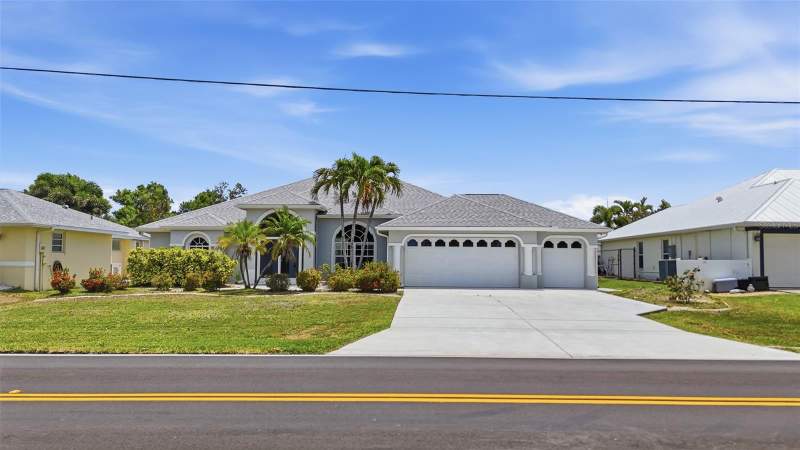 885 ROTONDA CIRCLE home for sale in Rotonda West White Marsh