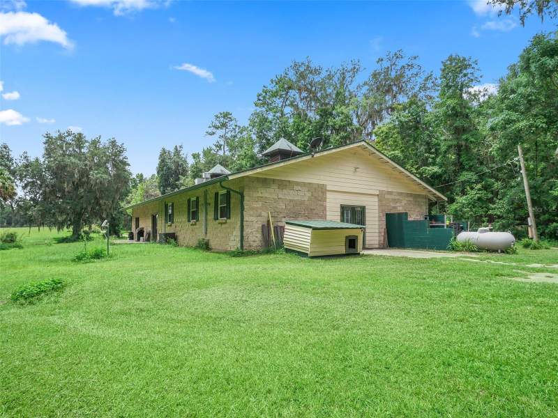 1 bedroom Farm at 12651 W Highway 318, Williston, Williston — photo 5