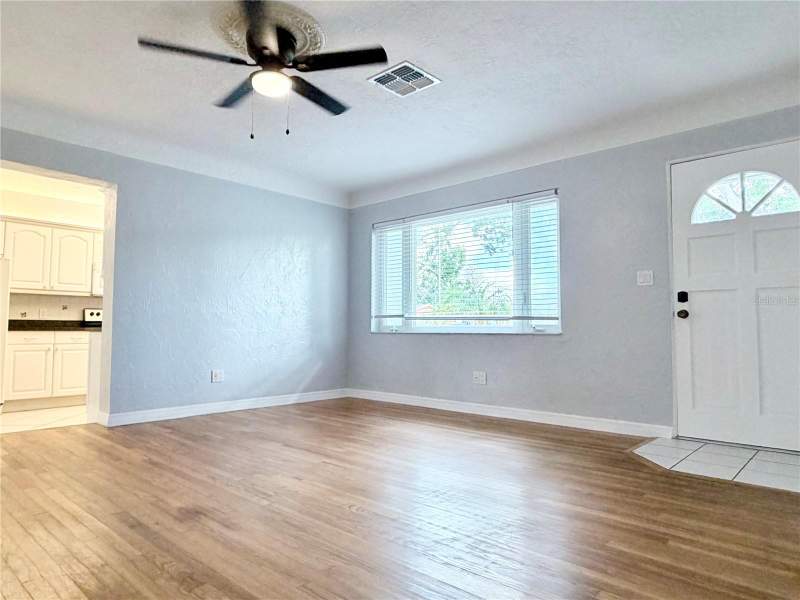 3 bedroom Single Family Residence at 4320 Yardley Avenue, Leslee Heights Sub Sec 2, St Petersburg — photo 5