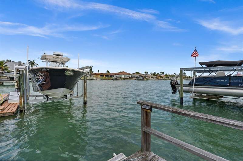 3 bedroom Single Family Residence at 710 116th Avenue, Capri Isle, Treasure Island — photo 4