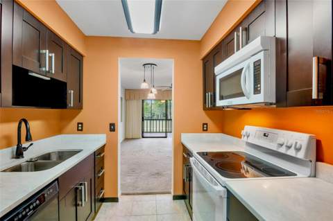 4623 Longwater Chase #112 Bldg J, Sarasota FL - photo 10 of 36