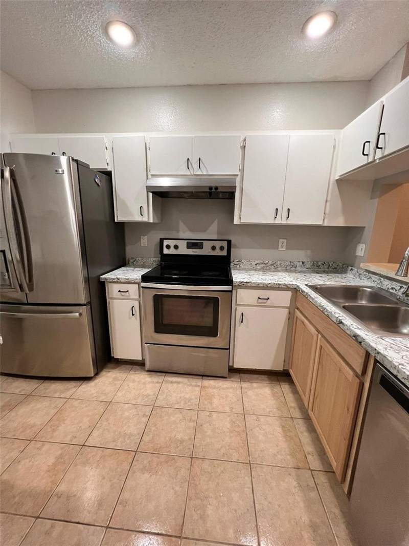 2 bedroom Townhouse at 8674 Hunters Key Circle, Hunters Key Twnhms At Nort, Tampa — photo 3