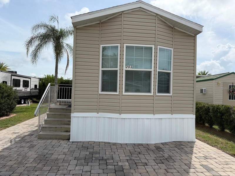 1 bedroom Manufactured Home at 2414 Limewood Avenue, Elite Resorts At Citrus Valley Condo Unit 19, Clermont — photo 2