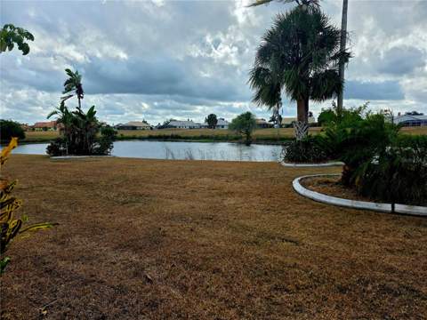 1924 New Bedford Drive, Sun City Center FL - photo 10 of 37