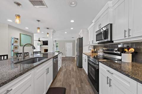 4710 W Trilby Avenue, Tampa FL - photo 14 of 65