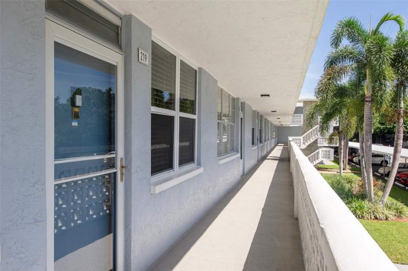 1 bedroom Condominium at 4720 Locust Street #219, Winston Park Northeast, St Petersburg — photo 3