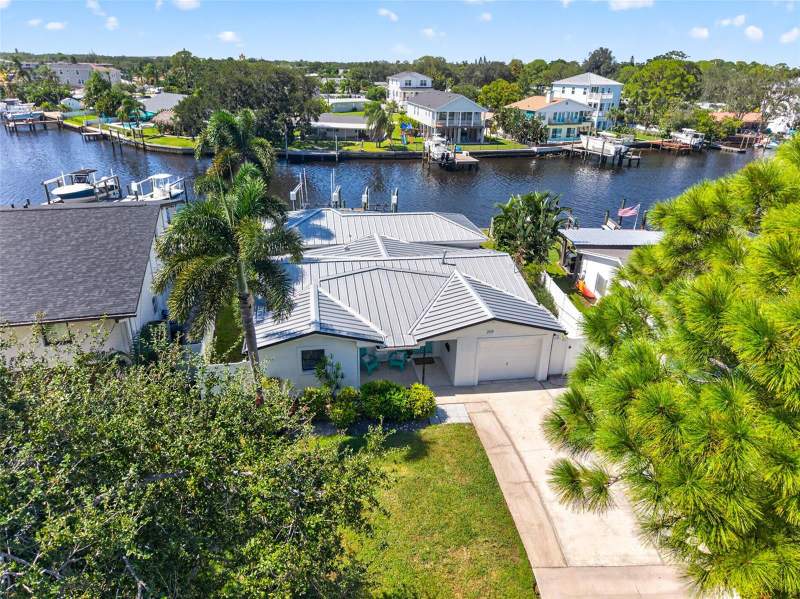 209 TALLAHASSEE DRIVE home for sale in Sun Lit Shores
