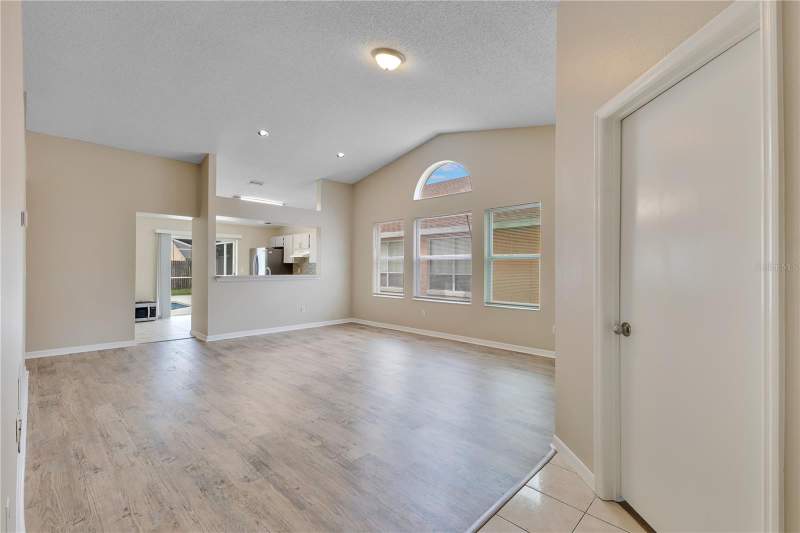 3 bedroom Single Family Residence at 8821 Parliament Court, Lindfields Unit 1, Kissimmee — photo 4