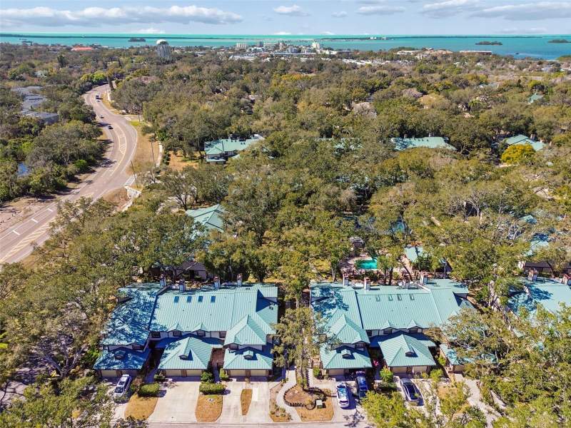 Laurel Oaks At Country Woods Condo