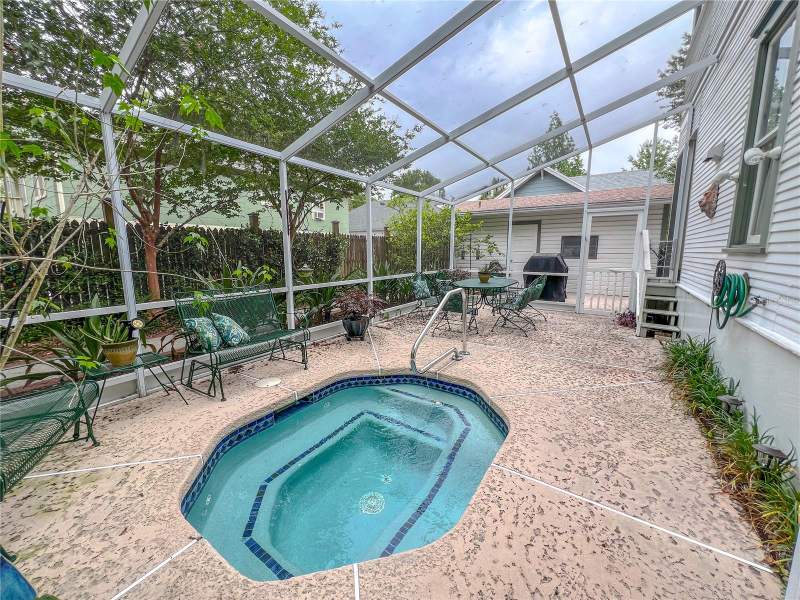 4 bedroom Single Family Residence at 516 NE 4th Street, Duckpond, Gainesville — photo 5