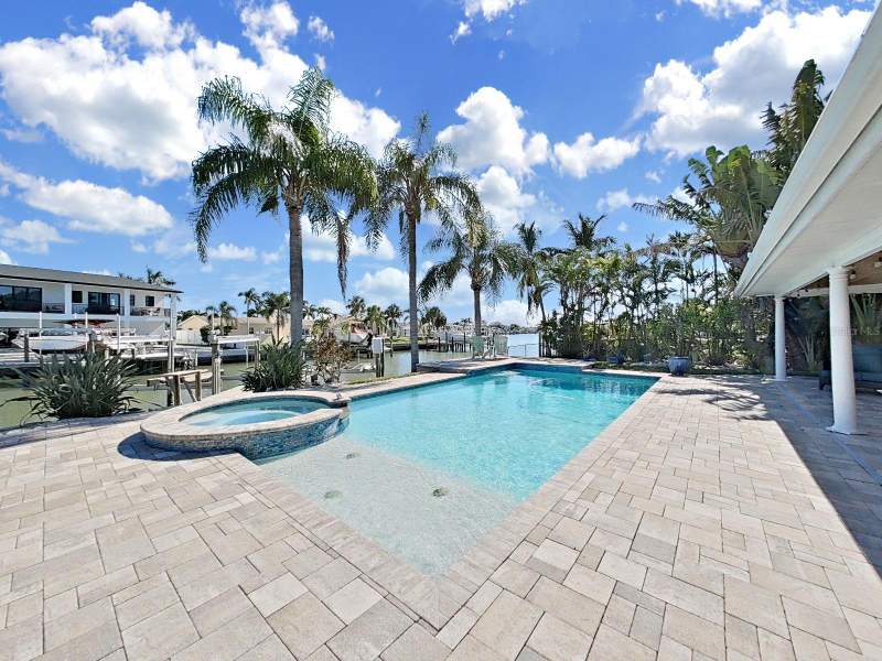 Oakhurst Shores