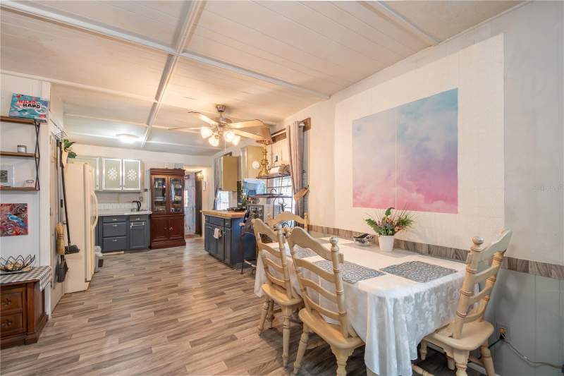 2 bedroom Mobile Home at 3355 SE 92nd Street, Big Ridge Acres, Ocala — photo 2