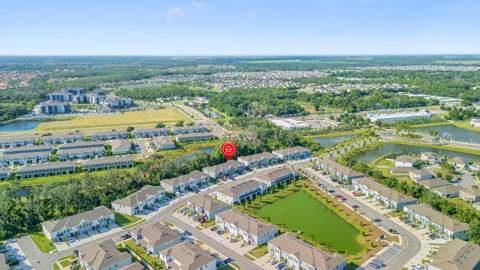 5052 Captain Davis Drive, Wimauma FL - photo 8 of 43