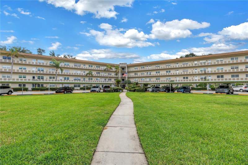 5725 80TH STREET #106 home for sale in Five Towns Of St Pete