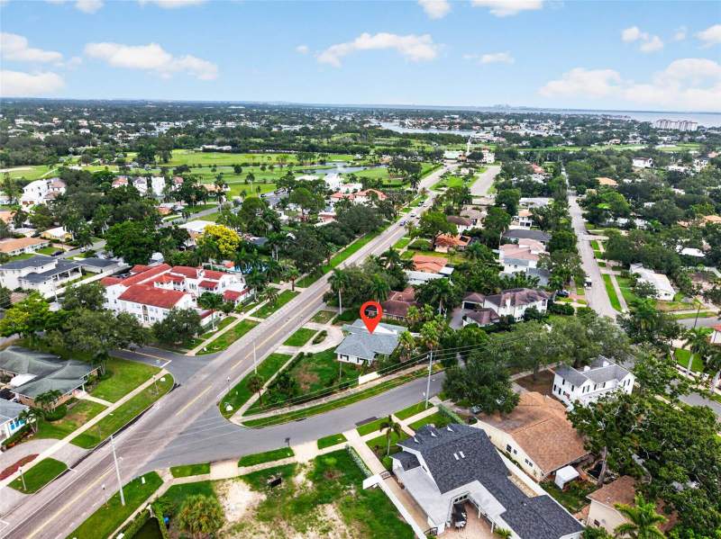 3 bedroom Single Family Residence at 201 Snell Isle Boulevard, Merhige Rep, St Petersburg — photo 3