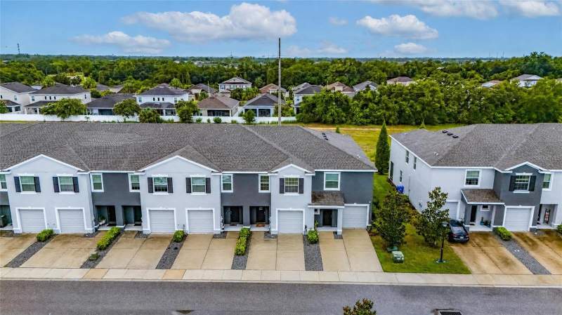 3 bedroom Townhouse at 8669 Falling Blue Place, Eagle Palm Ph 3B, Riverview — photo 4