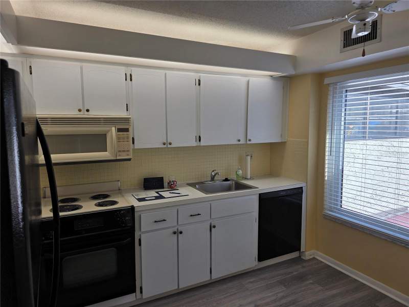 2 bedroom Condominium at 2207 BELLEAIR ROAD #B22, CHATEAU BELLEAIR CONDO, CLEARWATER — photo 5