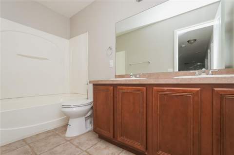 12125 Fox Bloom Avenue, Gibsonton FL - photo 8 of 15