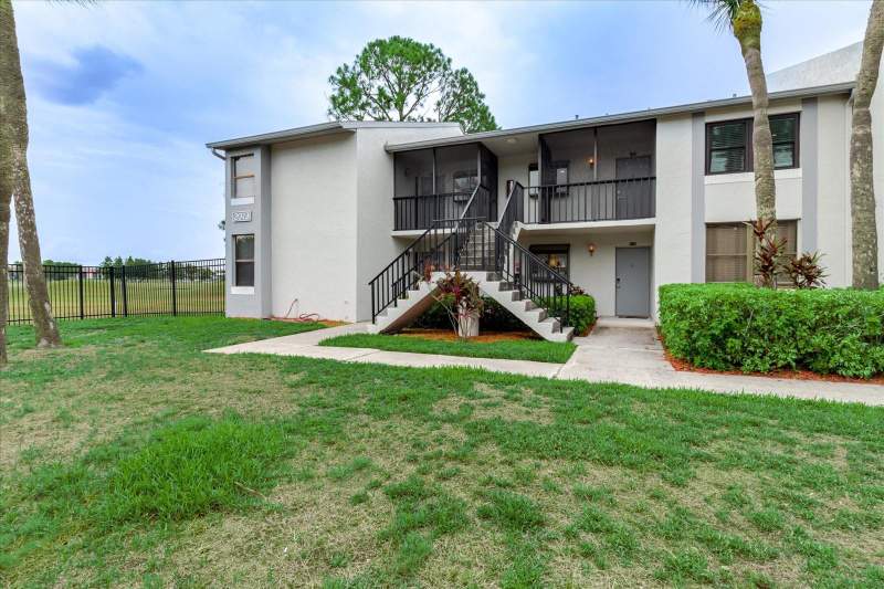 2 bedroom Condominium at 2073 Skimmer Court #222, Club At Feather Sound The Condo, Clearwater — photo 2