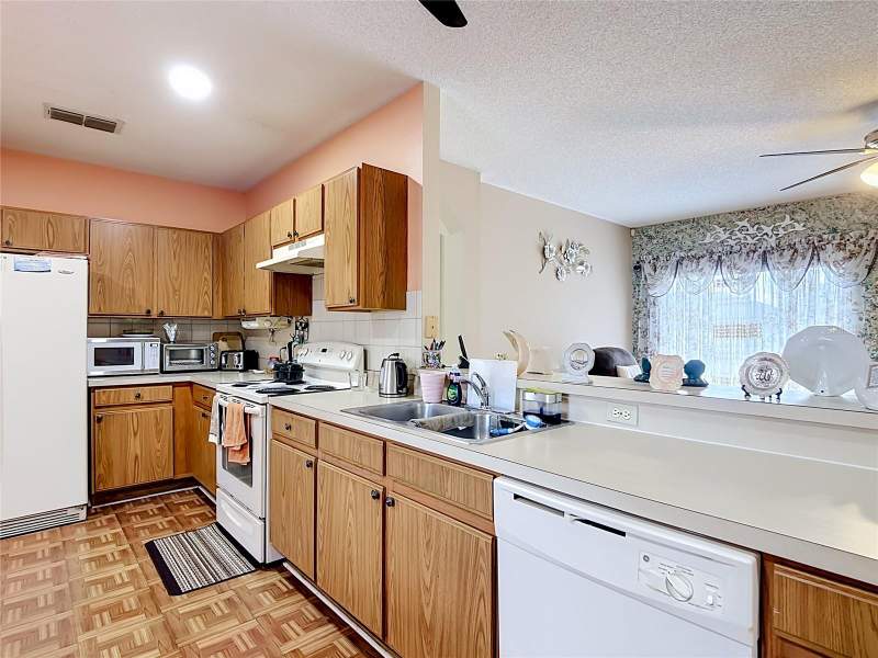 3 bedroom Single Family Residence at 1014 Deddington Place, Poinciana Village 2 Nbhd 1, Kissimmee — photo 5