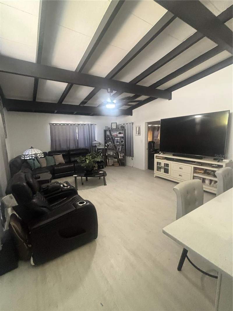 4 bedroom Single Family Residence at 2225 Olney Road, Fairmount Park, Lakeland — photo 2
