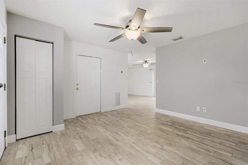 3 bedroom Single Family Residence at 6053 28th Street, Vera Manor, St Petersburg — photo 4