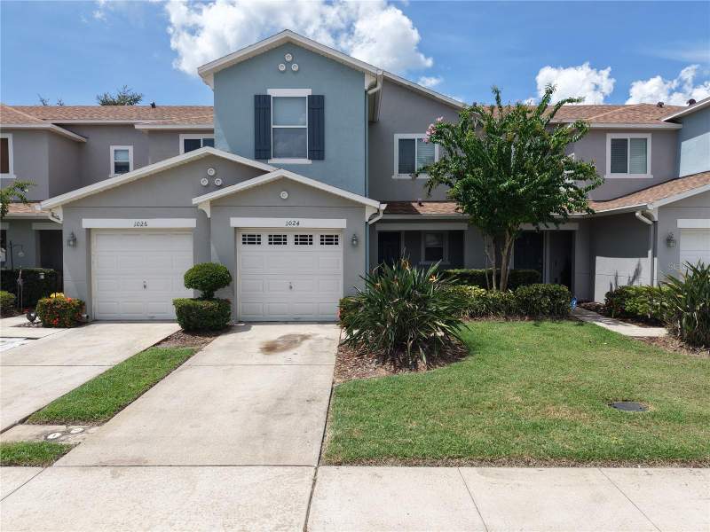 3 bedroom Townhouse at 1024 Chalcedony Street, Amber Pointe Unit 2, Kissimmee — photo 2