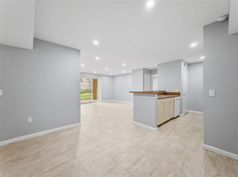 3 bedroom Condominium at 9481 Highland Oak Drive #1502, The Highlands At Hunters Gree, Tampa — photo 4