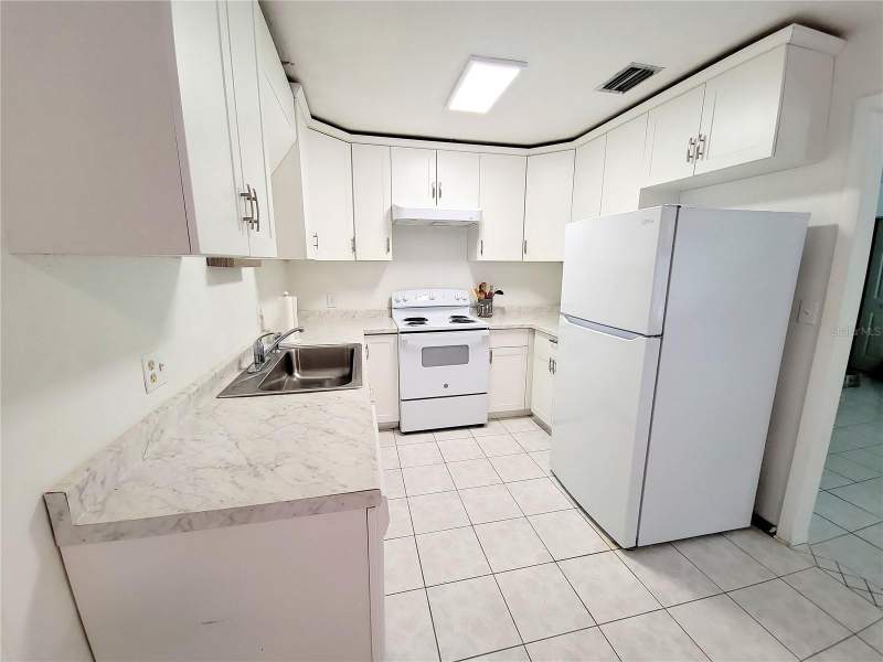 3 bedroom Single Family Residence at 3301 NW 19th Street, Pine Meadows, Gainesville — photo 2