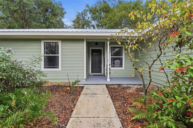 4 bedroom Single Family Residence at 518 NW 94th Way, Hamilton Pond, Gainesville — photo 2