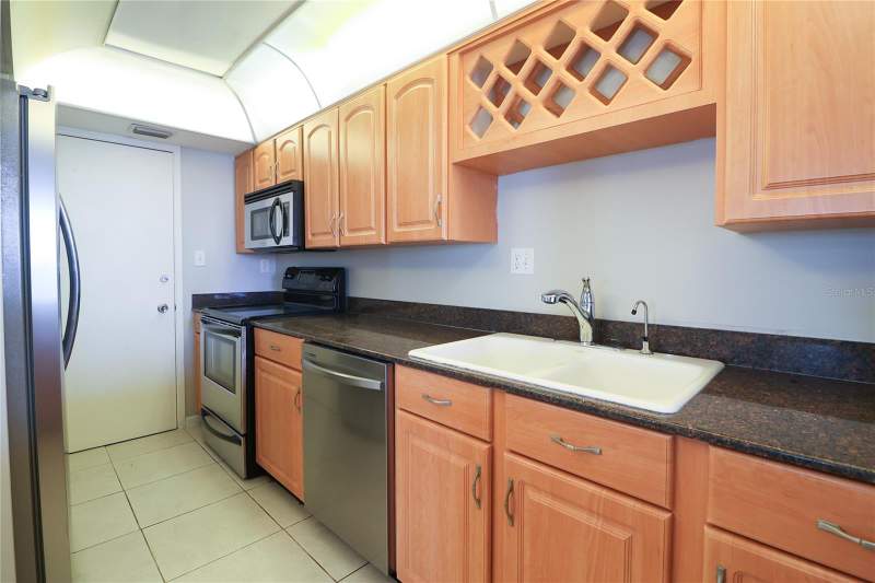 2 bedroom Condominium at 7400 Sun Island Drive #501, Bay Island Group 1, South Pasadena — photo 5